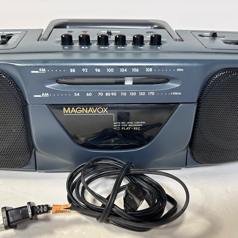 Vintage '94 Magnavox AQ5131/17 Boombox AM/FM Radio Cassette Player Test-Working